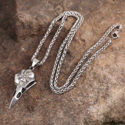 Vikingsmykke med ravneskalle